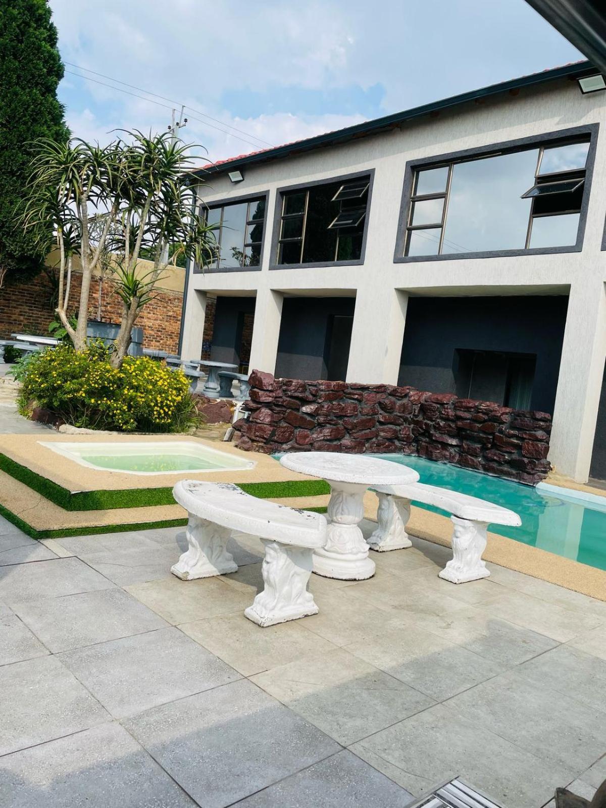 National Lodge Benoni Bagian luar foto